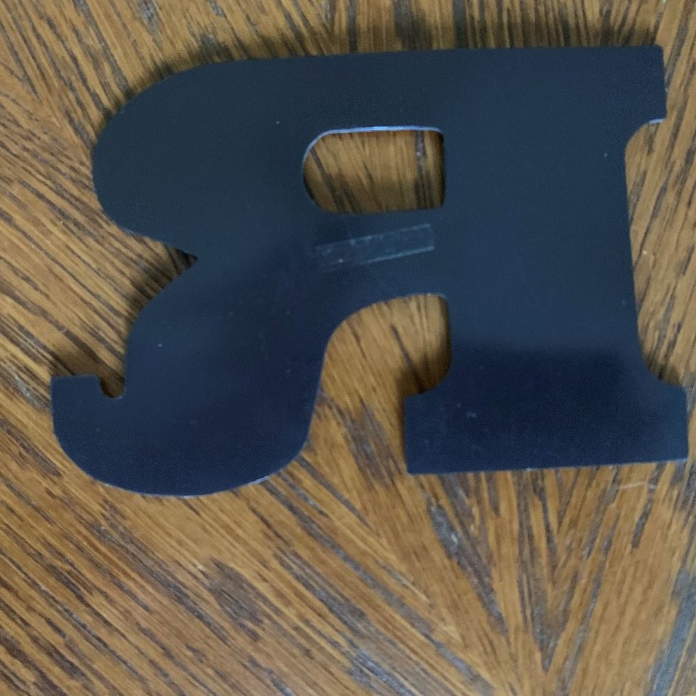 Large initial R magnet - Picture 2 of 2
